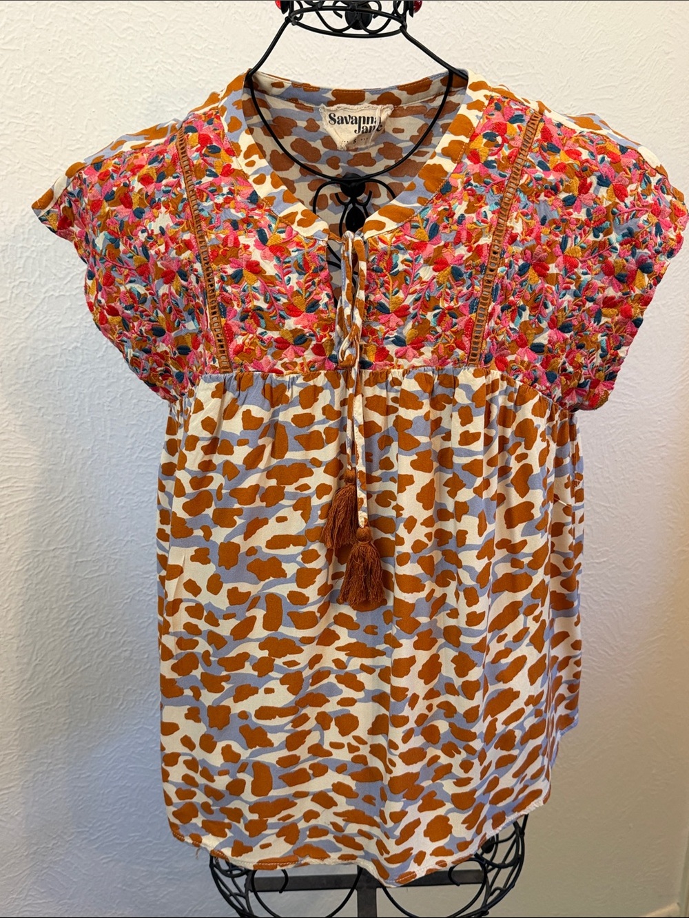 🛟🛟🛟BOGOHO🛟🛟🛟Savanna Jane Orange and Pink Embroidered Tassel Blouse-S